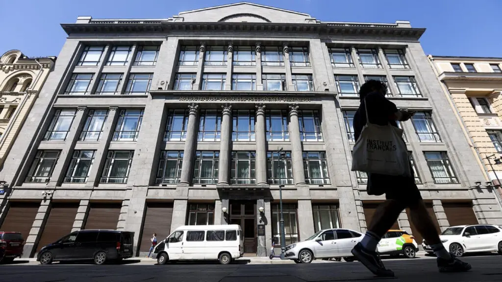 «Дыра» в бюджете снова начала расти