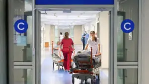 Новосибирские медики пожаловались на дефицит лекарств и низкие зарплаты