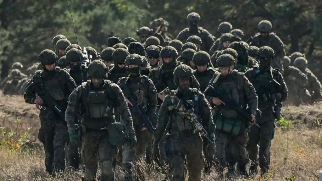 „Schengenul militar” a fost aprobat de Parlamentul European. Se asigură trecerea trupelor în 24 de ore dacă Rusia atacă NATO