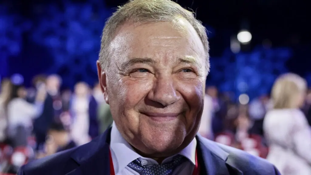 Prietenul lui Putin cumpără aeroportul Domodedovo la jumătate de preț