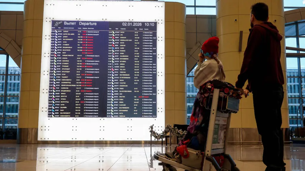 Россияне начали массово искать, как уехать из России, на фоне отключений интернета