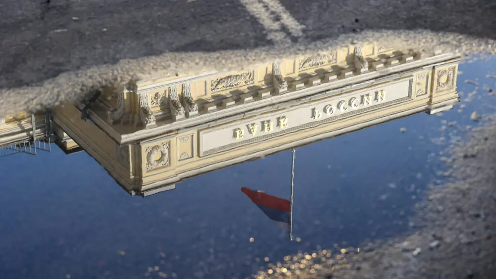 Majorarea TVA împinge o parte din afacerile mici din Rusia spre economia subterană