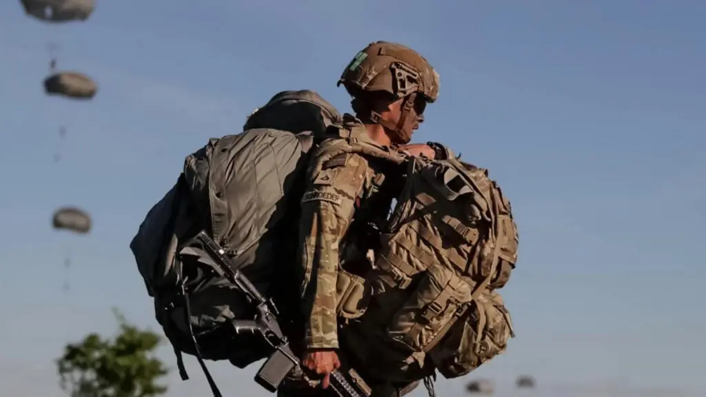 Au apărat România de ruși, acum se îndreaptă spre Iran: Cine sunt militarii Diviziei 82 Aeropurtate, unitatea de elită a armatei SUA