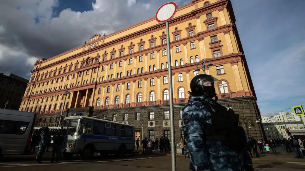 ВТБ отчитался о передаче данных клиентов в ФСБ