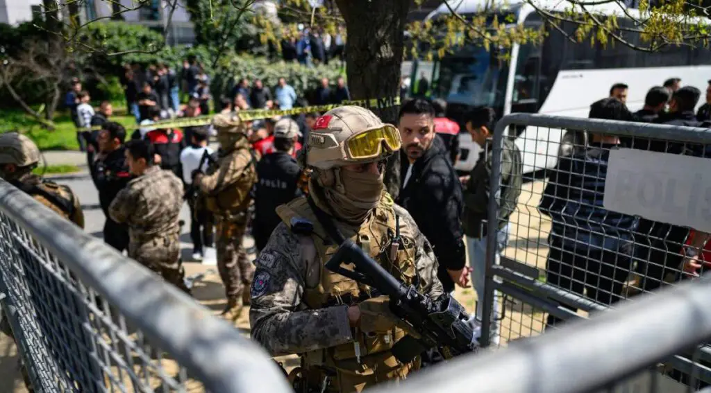 Doi morți și alți doi răniți într-un atentat la Istanbul. Focuri de armă lângă consulatul Israelului