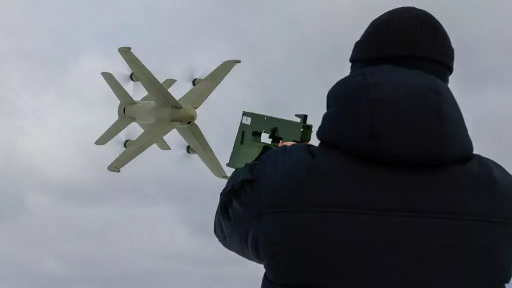 Школьникам начнут добавлять баллы к ЕГЭ за умение управлять дроном