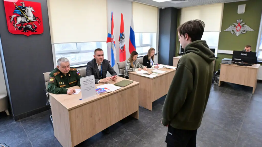 Военкоматы начали собирать реальные адреса проживания россиян