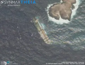 Explozie pe o corabie din flota-fantomă a Rusiei. Petrolul se scurge în mare de aproape două luni. Poluarea se vede de pe satelit