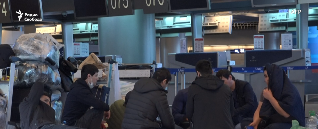 Иностранцы, прибывшие в Москву и Московскую область в безвизовом порядке, с 1 сентября 2026 года будут устанавливать приложение «Амина»