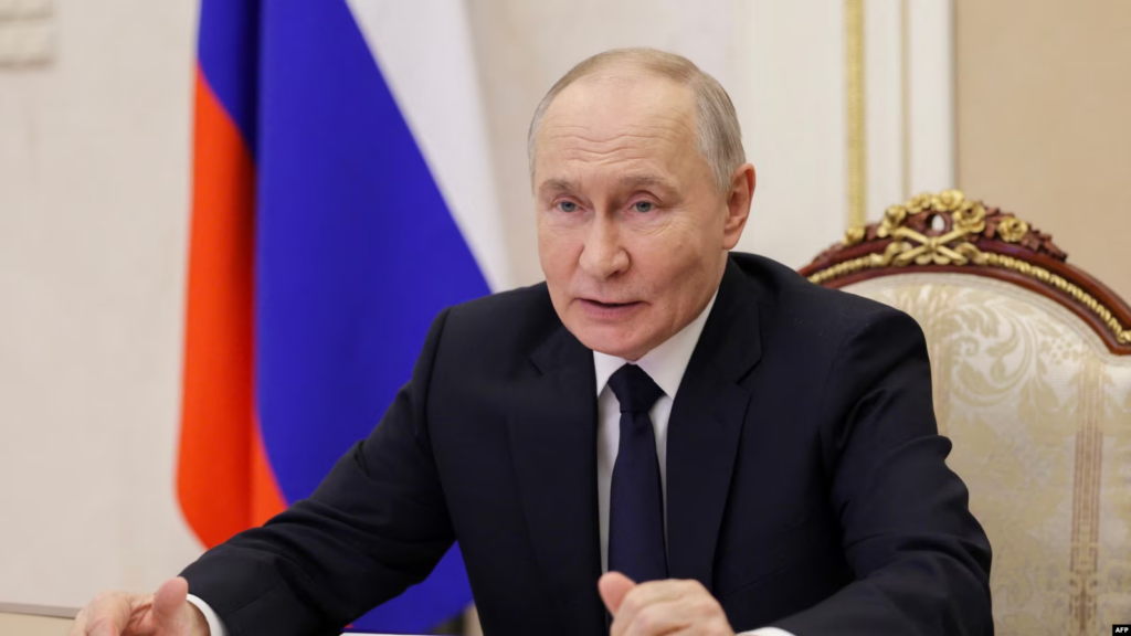 Путин подписал закон об ограничениях для уехавших россиян