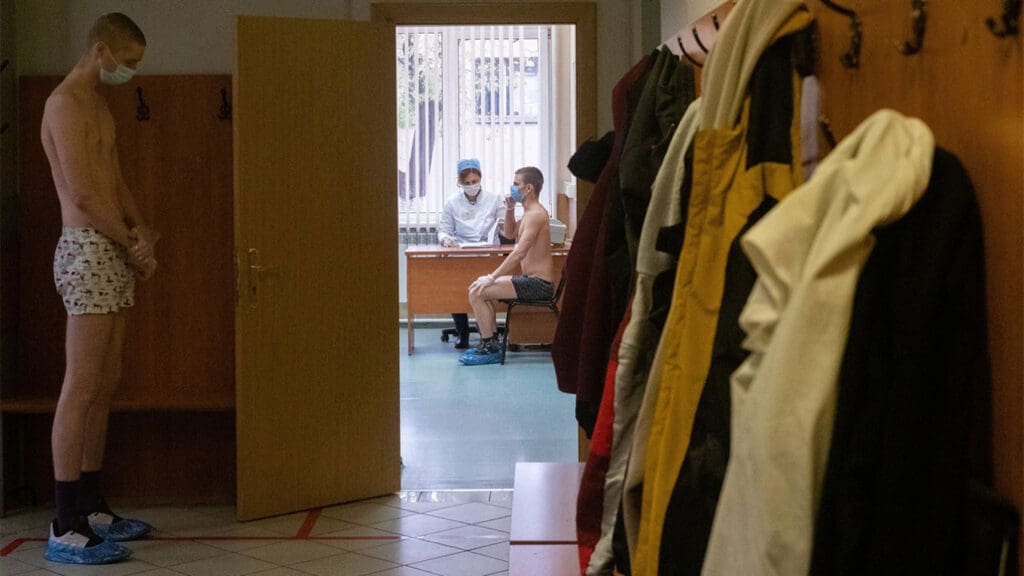 Tineri sănătoși cu forța: Guvernul rus cere reducerea numărului de recruți inapți până în 2036