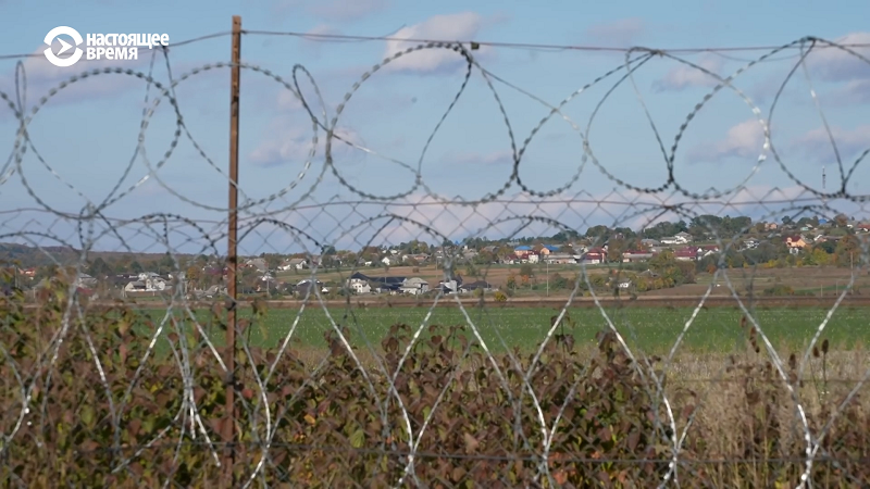 (ВИДЕО) «Меня отвезли к границе, я проплыл 30 метров Тисы и оказался на румынской стороне». Как в Украине работает схема побега уклонистов из страны