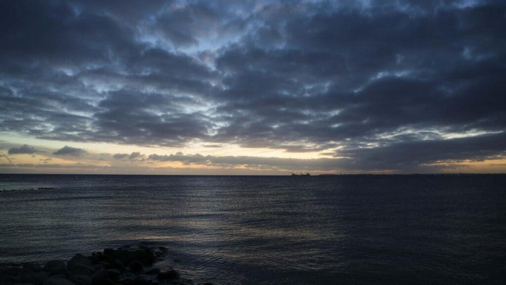 Russia would have established a spy base at the underwater tomb where over 850 people are buried, in the Baltic Sea. What is GUGI?