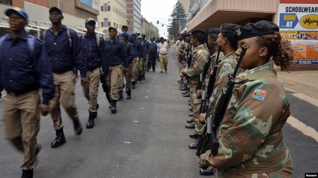 В ЮАР по делу о вербовке на войну в армию РФ задержали пять человек