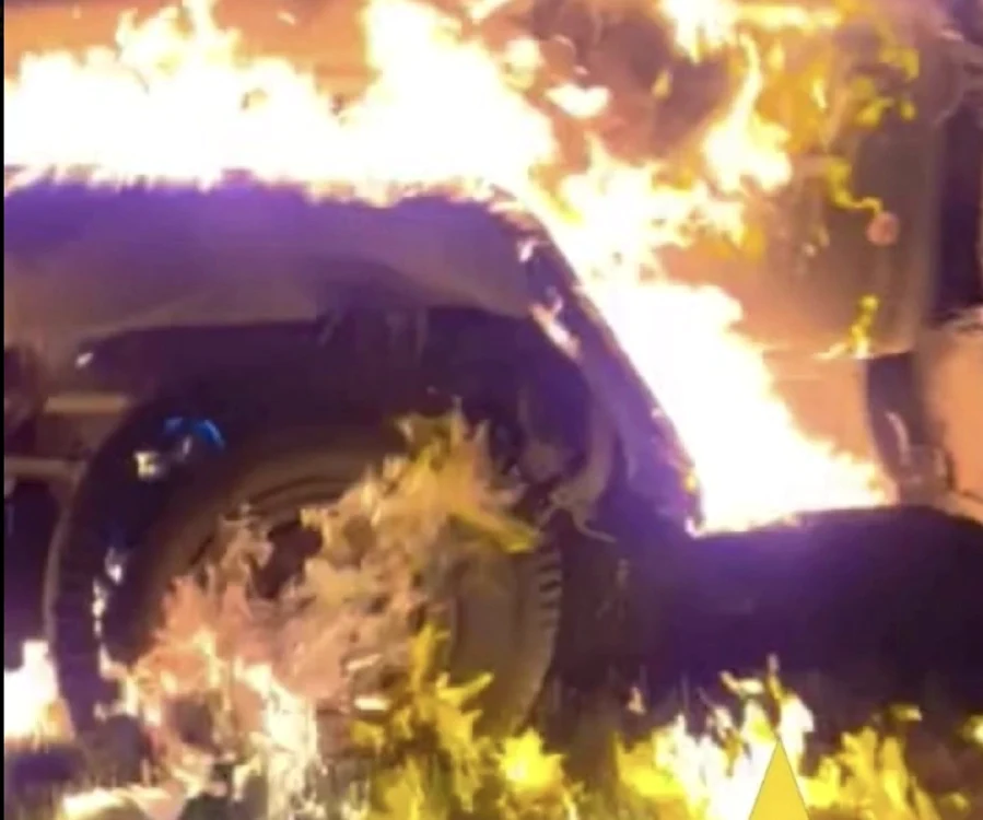 Autosabotaj. Trupele rusești își incendiază propriile camioane pentru a bloca deplasarea în Pokrovsk