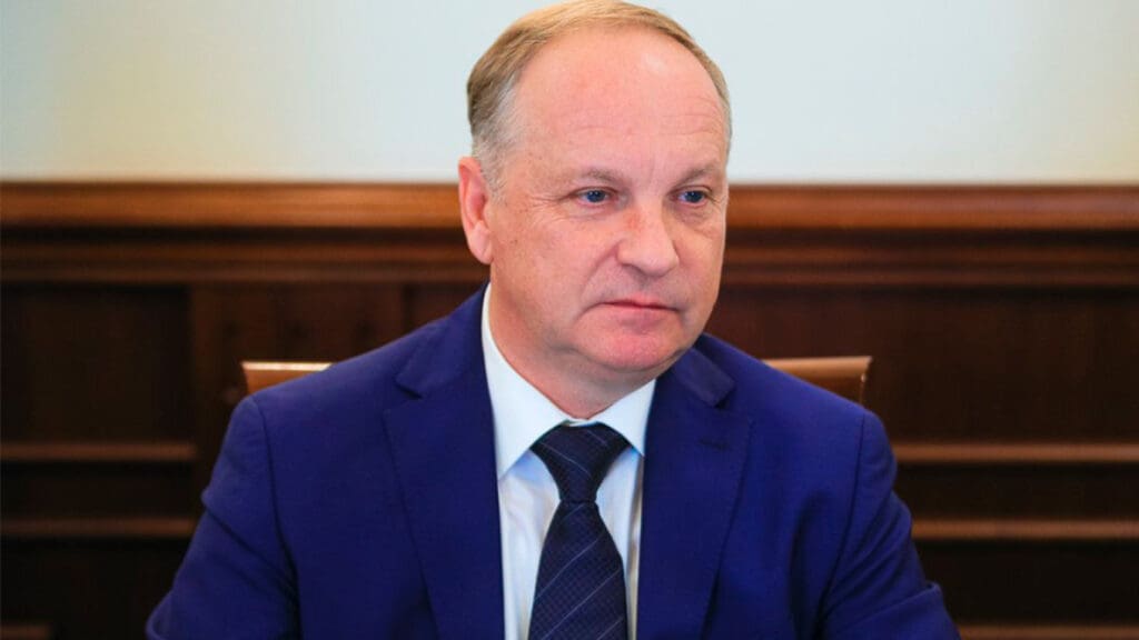 Осужденного за коррупцию экс-мэра Владивостока освободили от наказания и вернули имущество за участие в войне против Украины