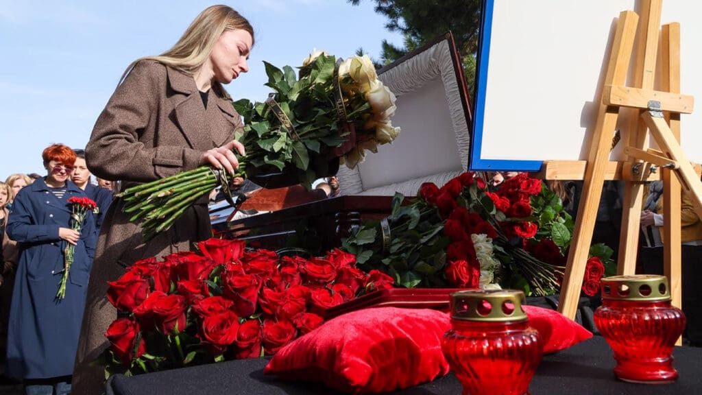Statul rus „recompensează” moartea cu studii gratuite: văduvele militarilor pot intra la facultate fără examene