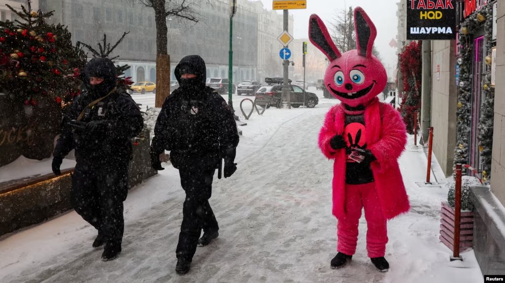 Екатерина Шульман – как война в Украине за четыре года изменила россиян: «Иллюзию нормальности поддерживать все труднее»