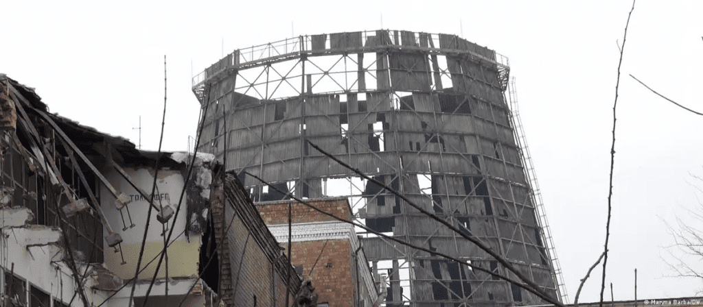 Кличко: В Киеве без тепла остаются почти 1400 жилых домов