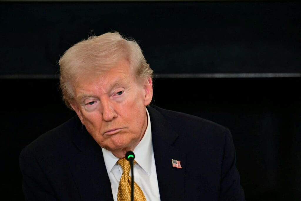 Trump announces the severing of trade relations with Spain, after Madrid banned him from using military bases for the attack in Iran.