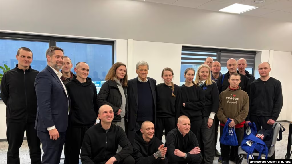 Белорусские власти освободили 250 политзаключенных. США сняли санкции с Банка развития и Минфина Беларуси