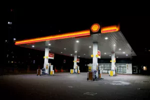 Europa ar putea rămâne fără combustibil până în aprilie, pe fondul tensiunilor cu Iranul, avertizează șeful Shell