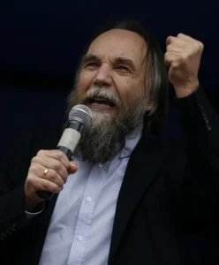 Viața în Rusia devine ca în pușcărie?! Declarația FACEPALM făcută de ideologul lui Putin, controversatul filozof Dughin: Internetul trebuie oferit limitat, celor care au comportament bun