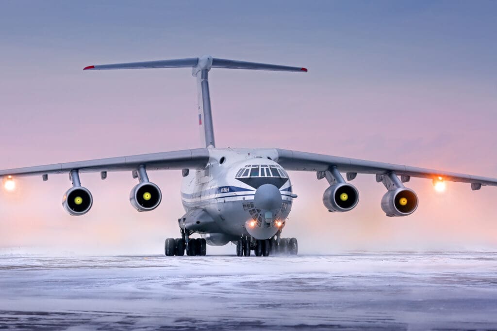 Zbor misterios din Iran spre Moscova, cu un avion militar sovietic. Cine s-ar fi aflat la bord