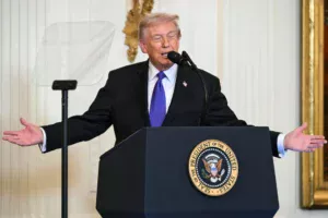 Trump spune cât ar putea dura operațiunea în Iran. „Eu nu mă plictisesc”