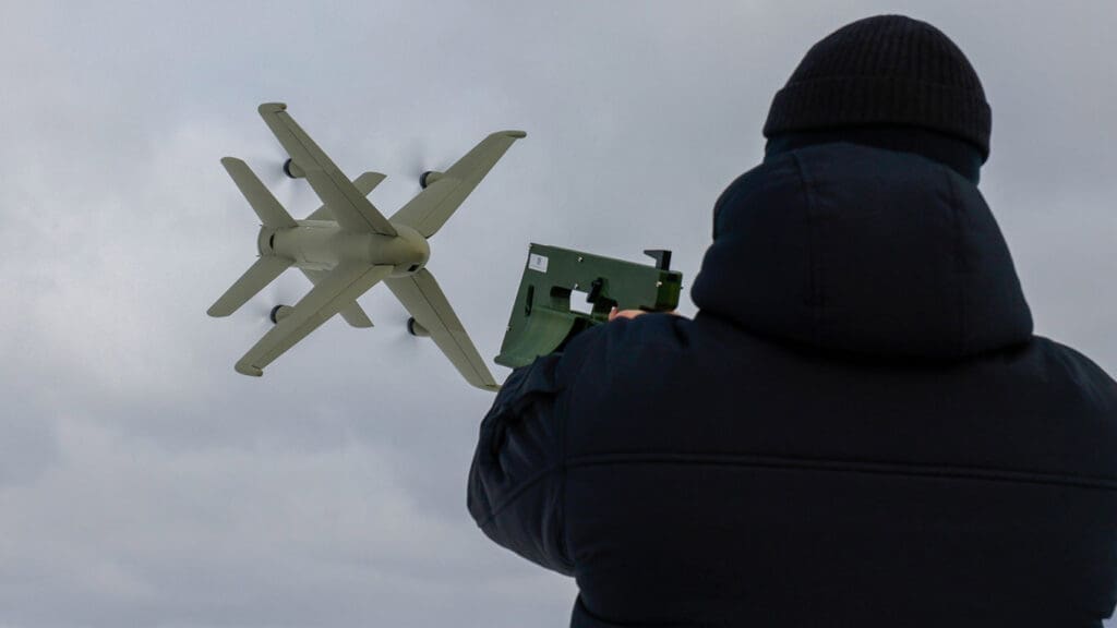 Школьникам начнут добавлять баллы к ЕГЭ за умение управлять дроном