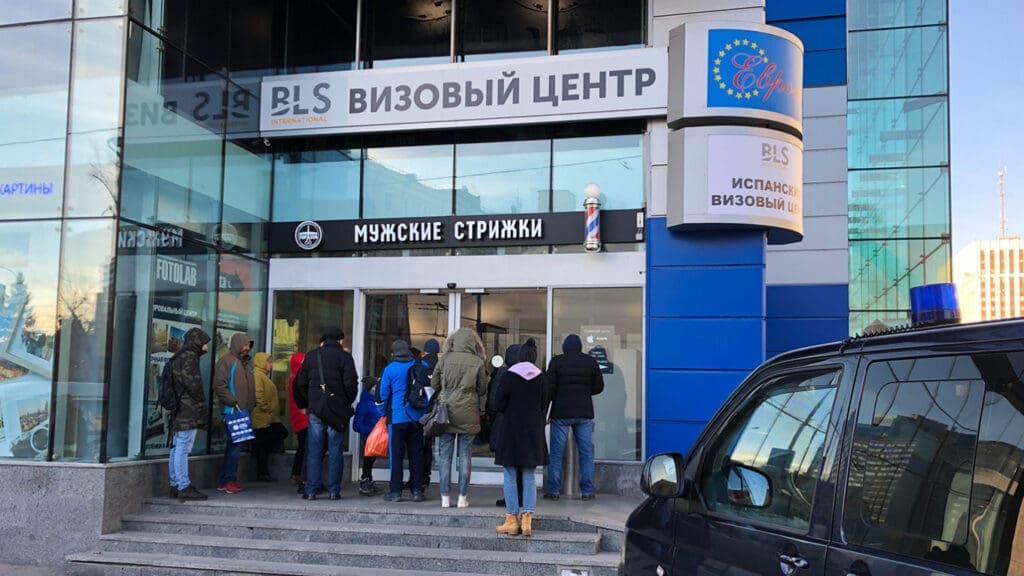 Евросоюз сократил выдачу мультивиз россиянам на 20%