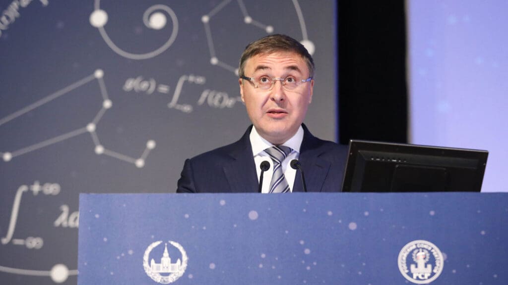 „Nu este un lucru bun”. Guvernul rus susține că în țară sunt prea multe persoane cu studii superioare