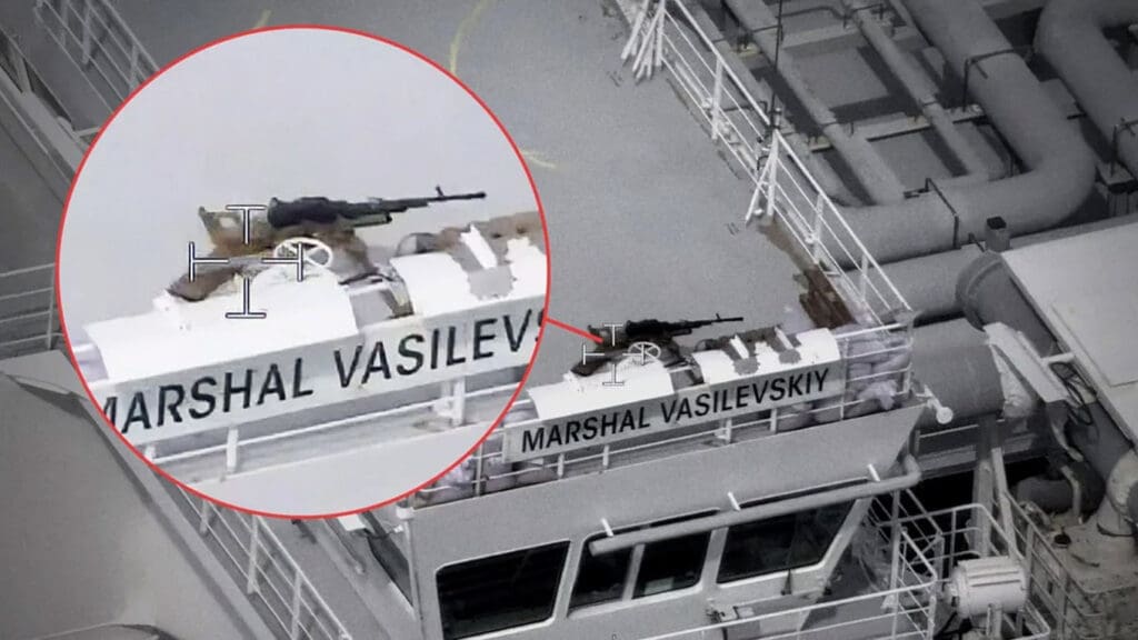Rusia înarmează navele de transport al gazelor. Mitraliere grele au apărut pe un petrolier din Marea Baltică