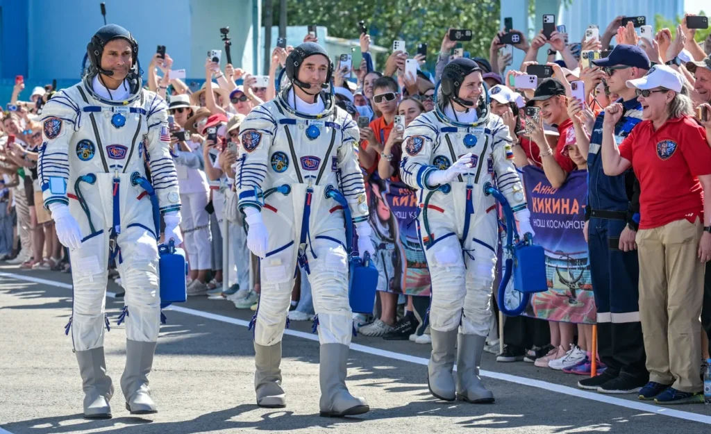 VIDEO // Russo-American space mission. The head of NASA arrives at Baikonur for the first time in the last eight years