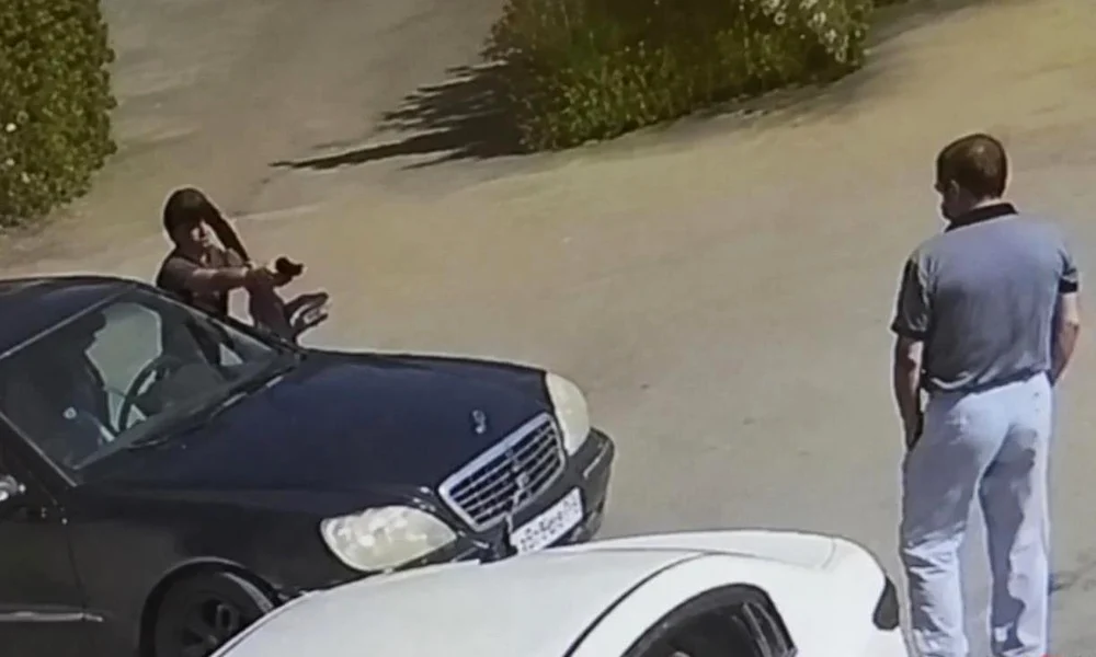 The Russians started killing each other at the gas station. “The victim was shot in the stomach and there was a lot of blood”