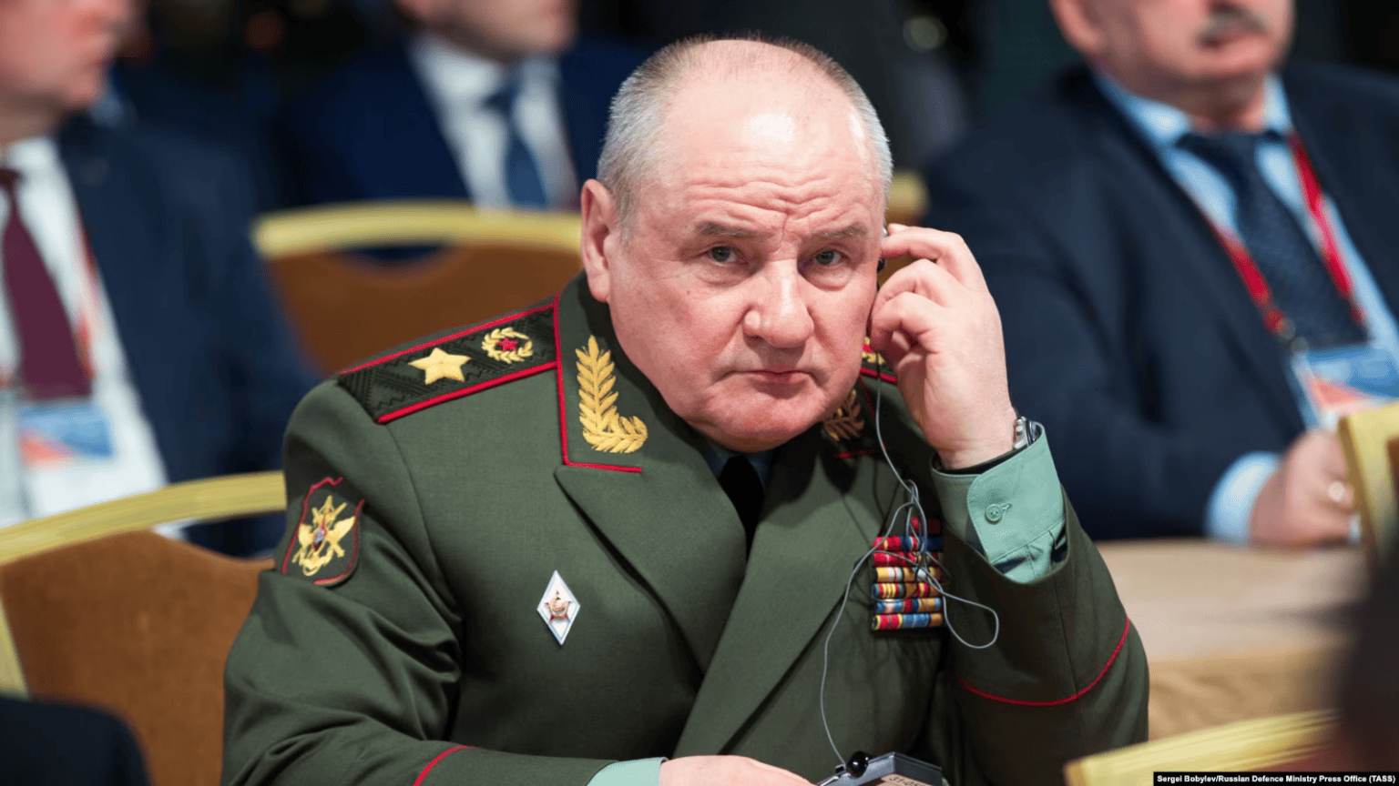 Бывшему замминистра обороны Павлу Попову сократили срок наказания с 19 до 10 лет по делу о коррупции