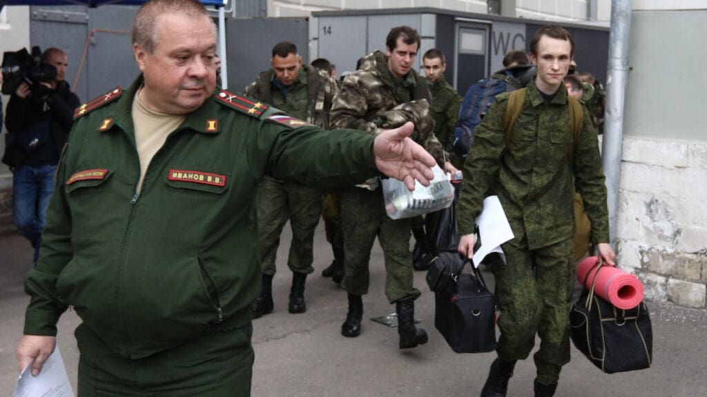 Западная разведка: Кремль начал учения в регионах по подготовке к новой мобилизации