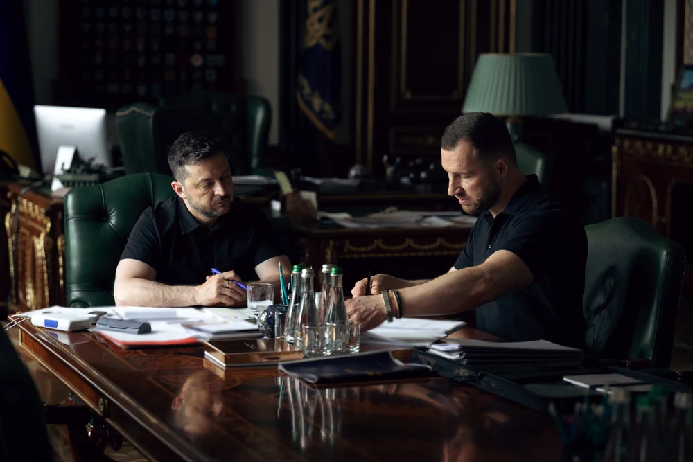 The story of the new Ukrainian Defense Minister’s bracelet. He takes it to every meeting