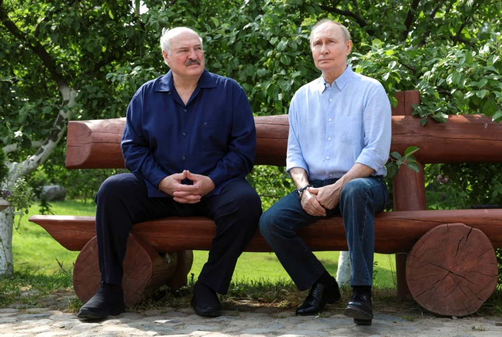 Rusia își extinde prezența în Belarus și „ocupă” fabricile acesteia