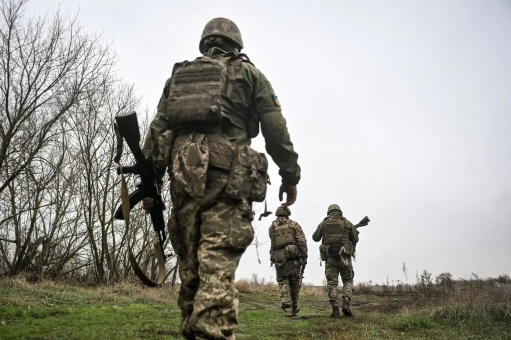 Cheltuieli militare record prevăzute de Ucraina în bugetul pe 2027 / Cât din PIB alocă oficial Rusia pentru apărare