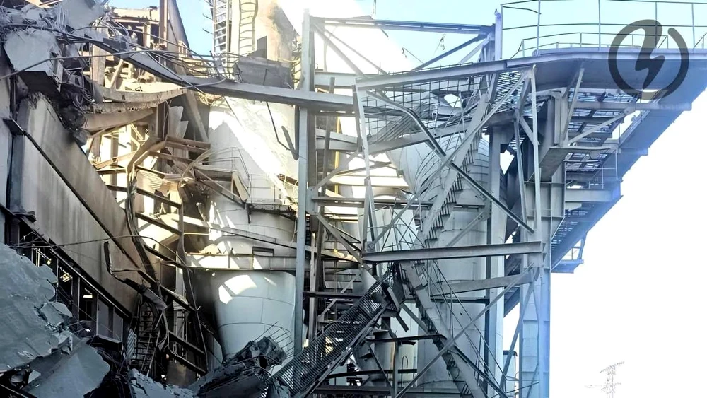 VIDEO // Rusia a folosit pentru prima dată o dronă având o încărcătură care taie oțelul. Atacurile asupra rețelei electrice a Ucrainei, intensificată