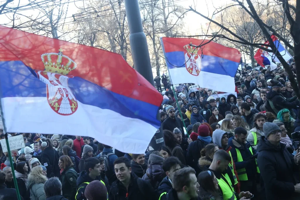 Scandal de spionaj în Serbia. Reprezentanți ai opoziției reclamă că le-au fost urmărite telefoanele